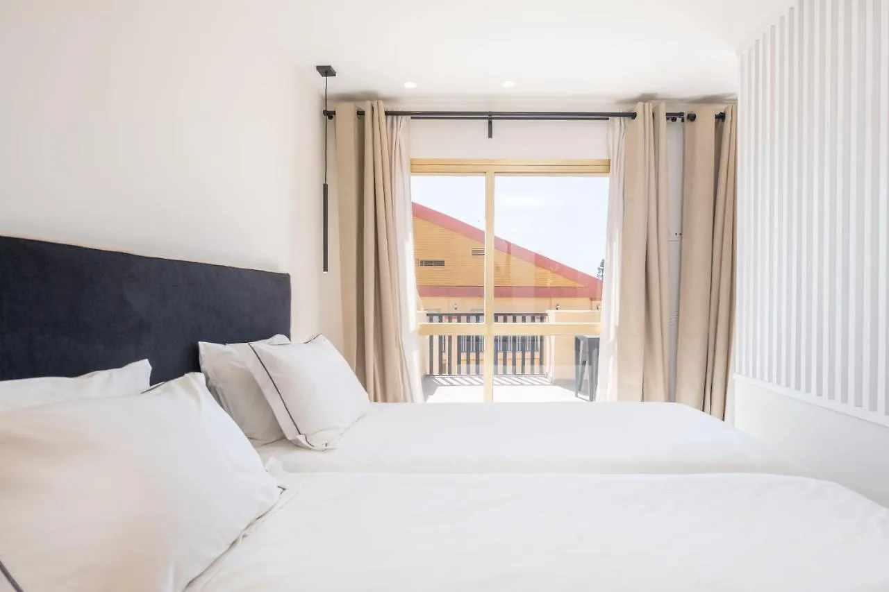 Soek La Romana Seafront Marbella Apartment